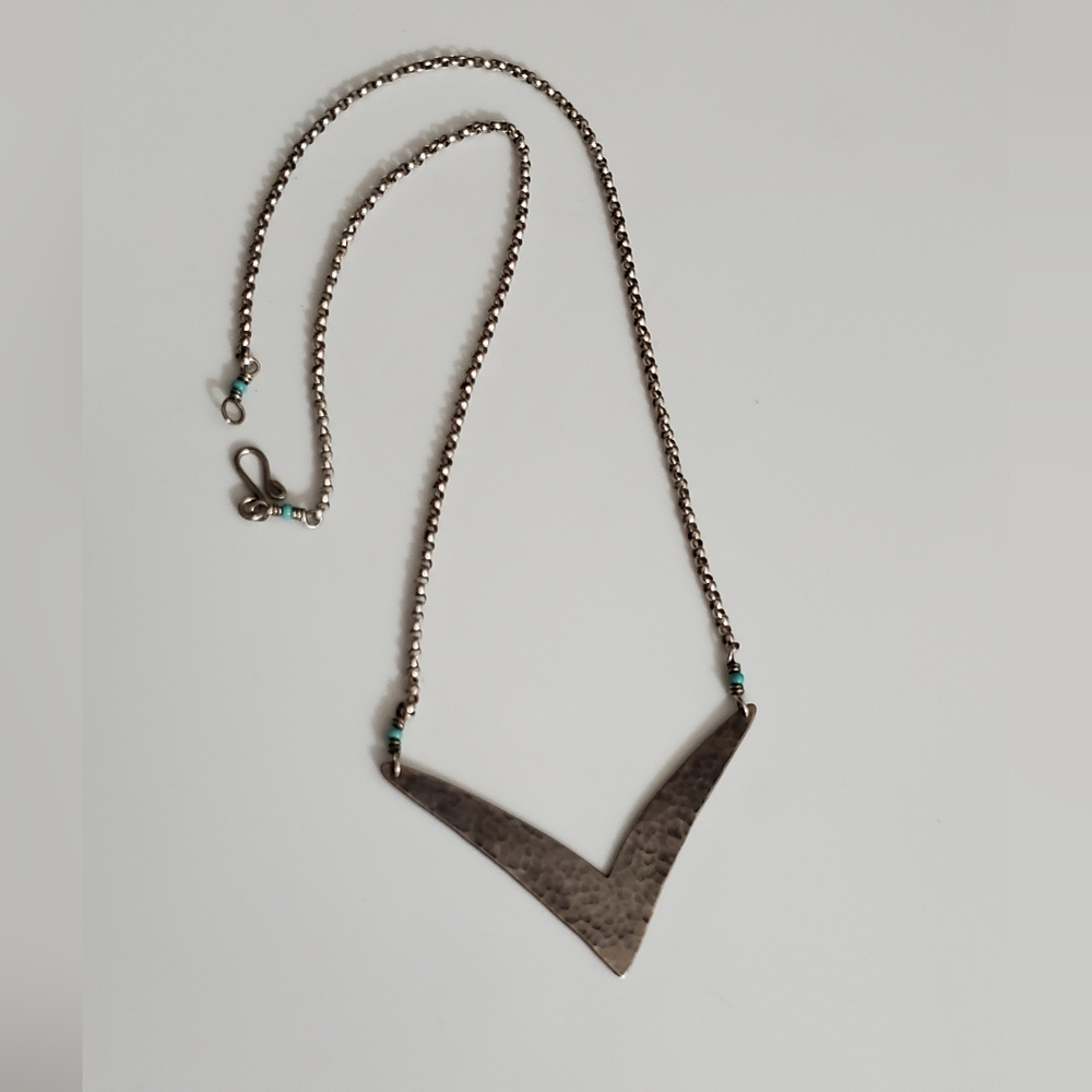Vintage native Navajo turquoise sleeping beauty sterling silver necklace hammere